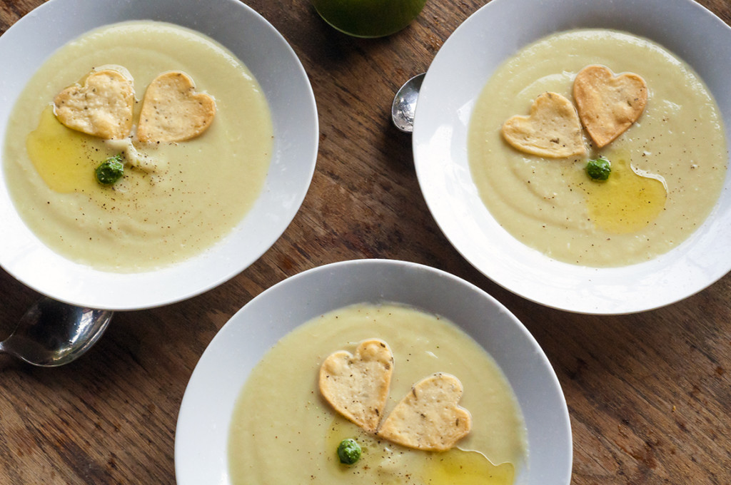 Cauliflower soup with Nettle Pesto_small (1)