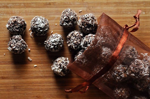 Dried fruit and chocolate truffles